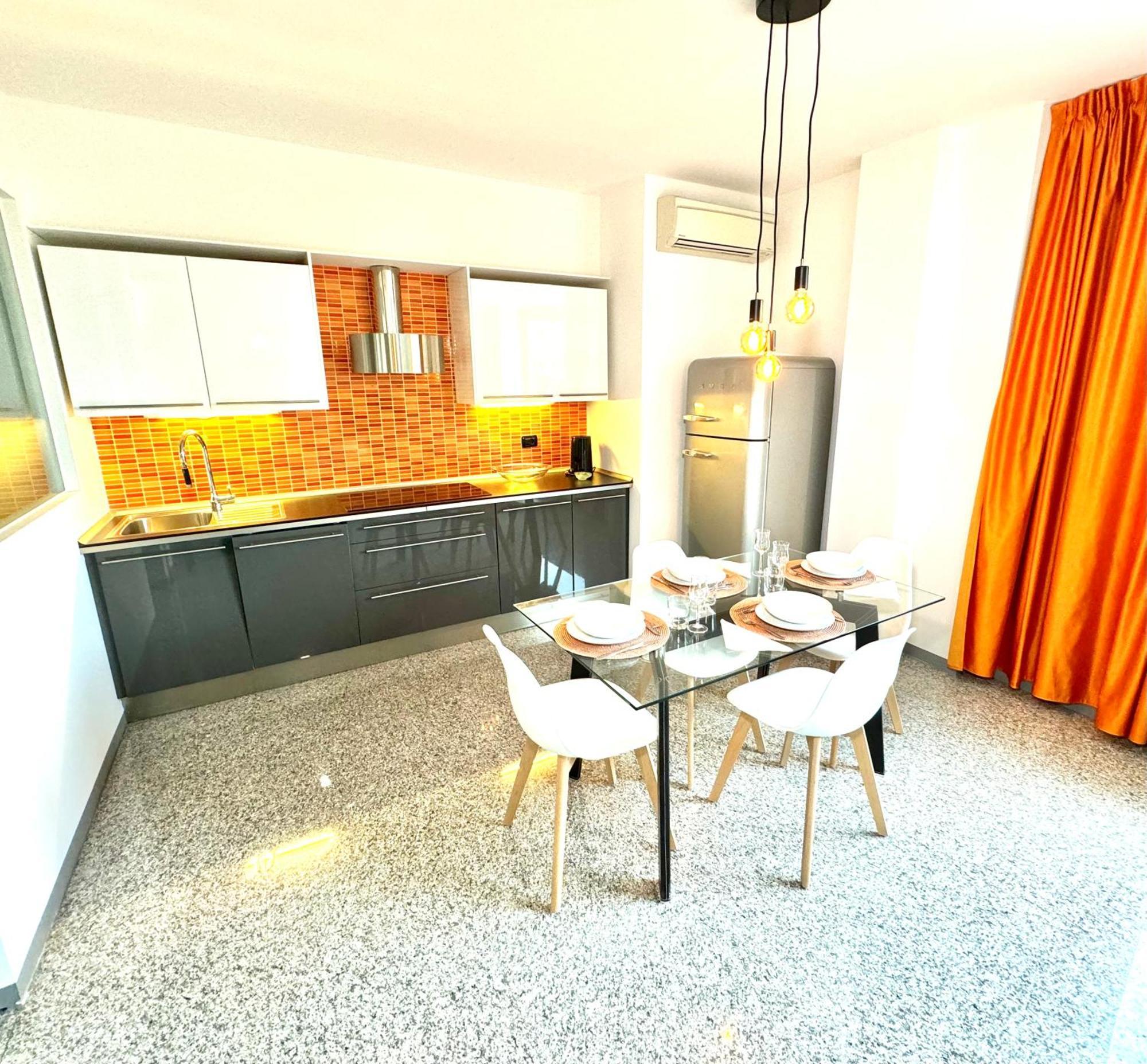 Roses' Apartment *